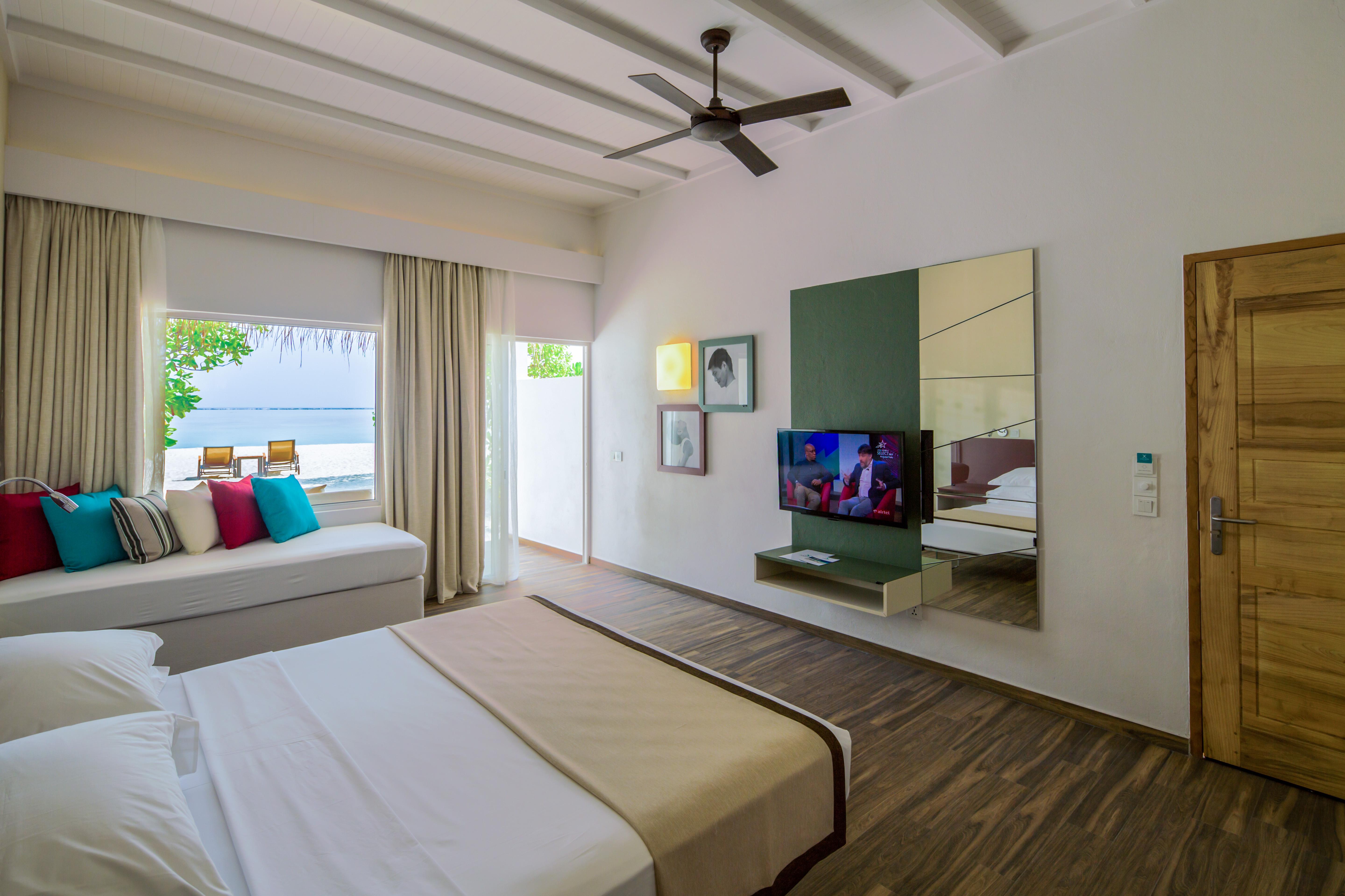 Cocoon Maldives Hotel Kurendhoo Exterior photo