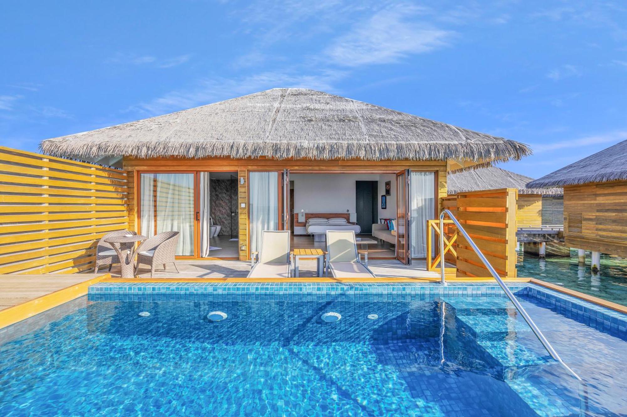 Cocoon Maldives Hotel Kurendhoo Exterior photo