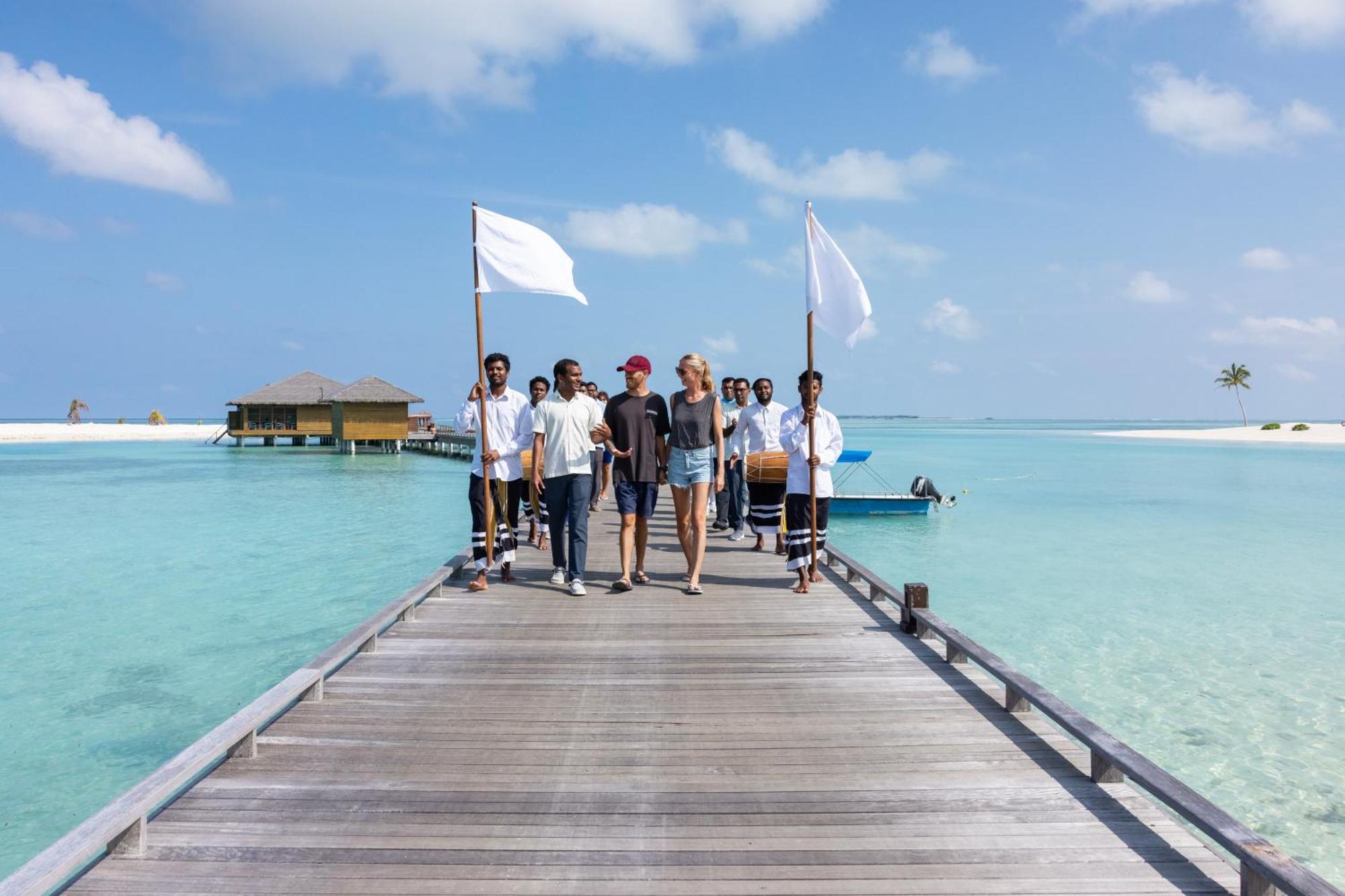 Cocoon Maldives Hotel Kurendhoo Exterior photo